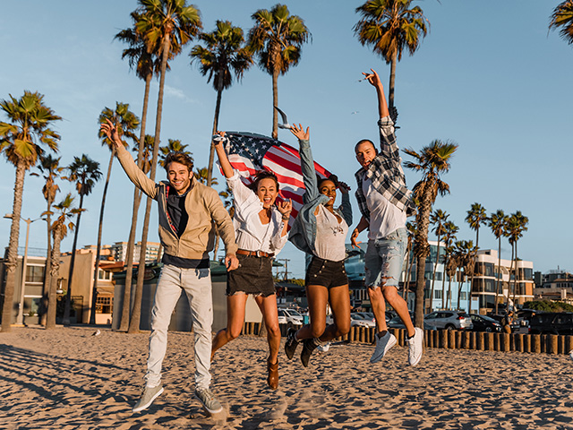 USA Beach Jumping Students